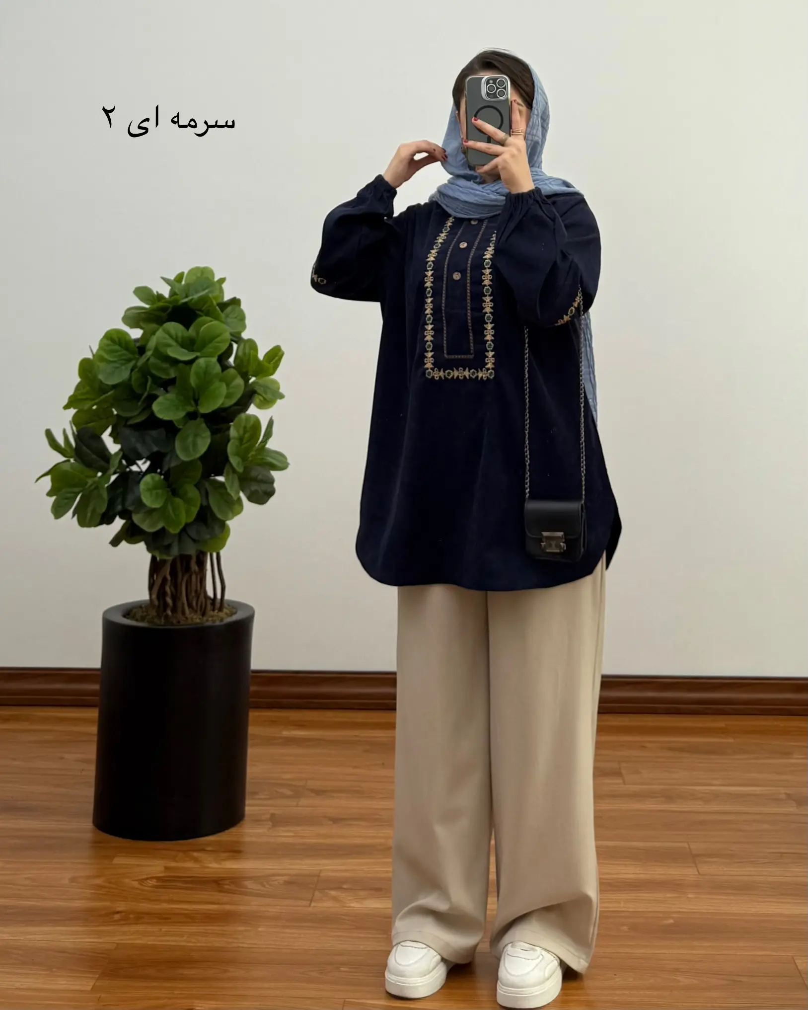 مانتو گلدوزی فروغ ۱